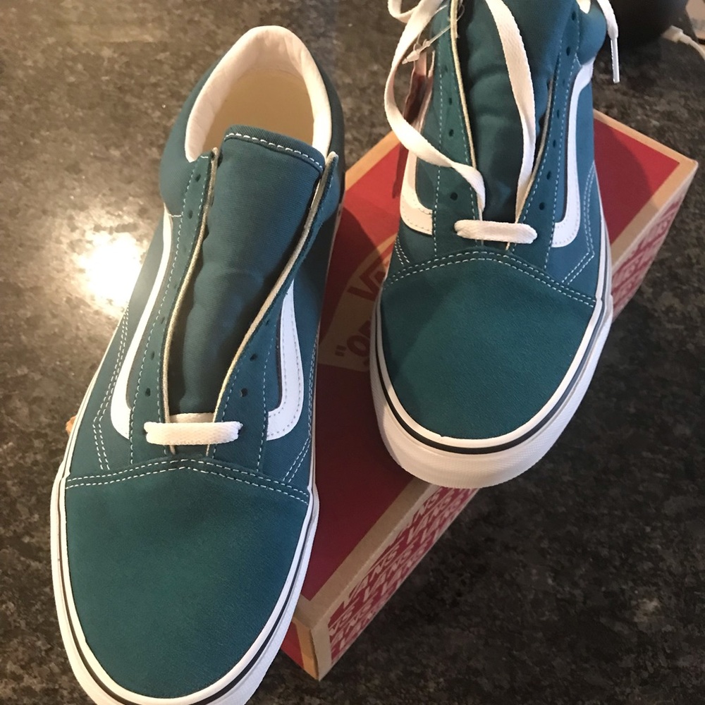 New Men’s Old Skool Teal Van Sneakers